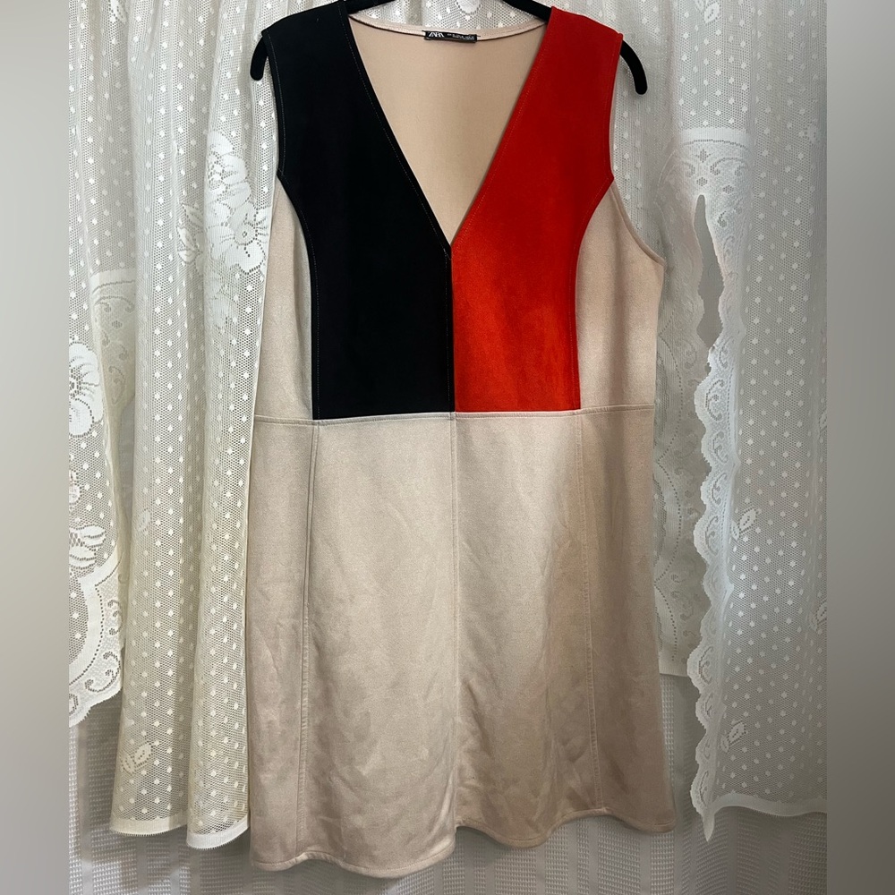 Zara Colorblock V-Neck Mini Dress in Beige, Black & Red